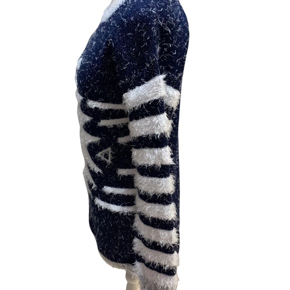 OhMG! Navy & White Soft and Cozy Crew Neck Aztec Print Sweater Sz S - Picture 4 of 10